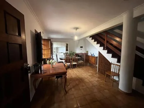 Casa de 180 m² a San Cibrao das Viñas
