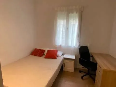 Кімната в оренду, Madrid