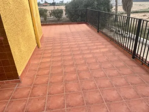 Pis de 4000 m² a Dolores