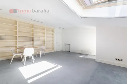 Pis de 800 m² a Pozuelo de Alarcón
