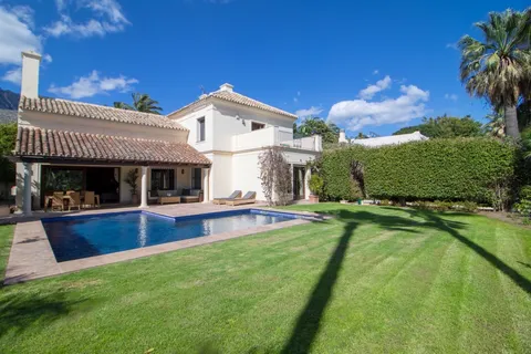 Haus 582 m² in Marbella