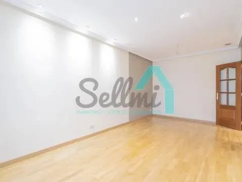 Pis de 83 m² a Oviedo