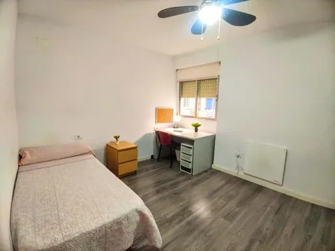 Habitació de lloguer, Burjassot