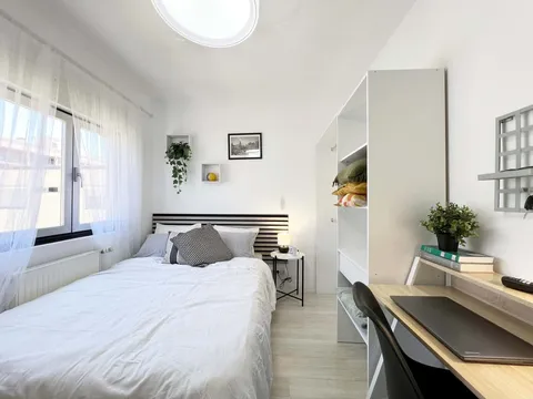 Quarto para alugar, Madrid (3/23)