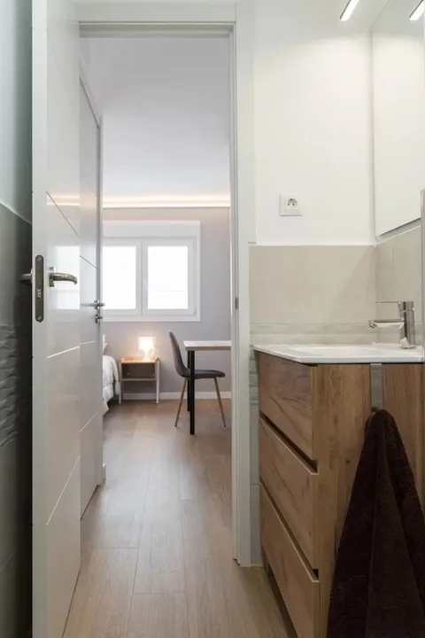 Room for rent, Madrid (4/9)
