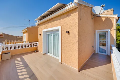 Casa de 355 m² a Torrevella