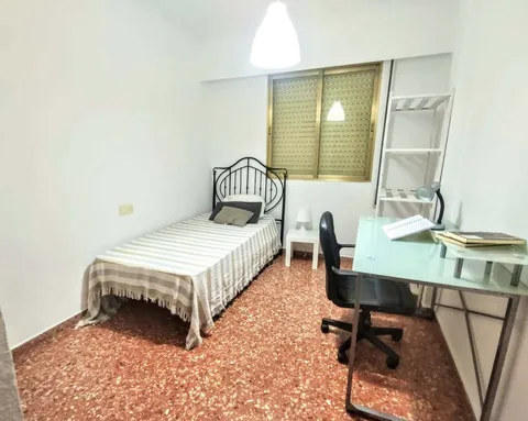 Habitació de lloguer, Burjassot