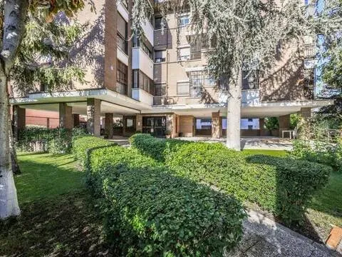 Apartamento 217 m² em Madrid (2/40)