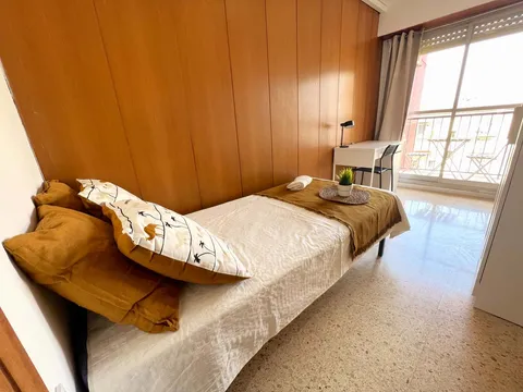 Chambre à louer, Valence
