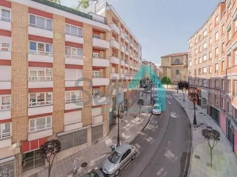 Pis de 95 m² a Oviedo