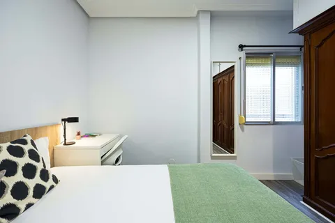 Room for rent, Madrid