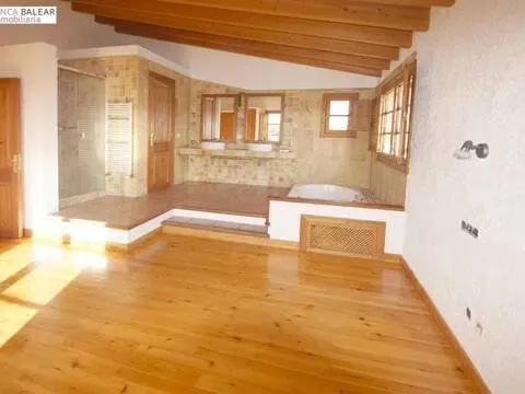Pis de 300 m² a Costitx