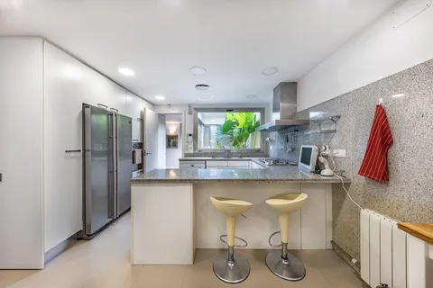 Casa de 239 m² a Sant Cugat del Vallès