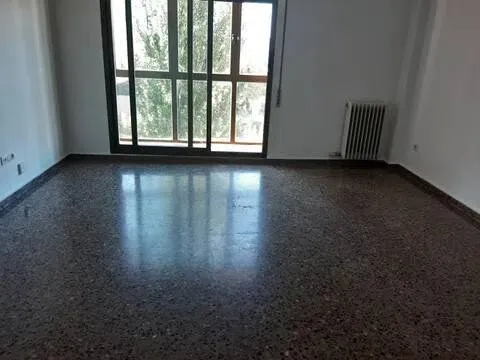 Flat 100 m² in Zaragoza