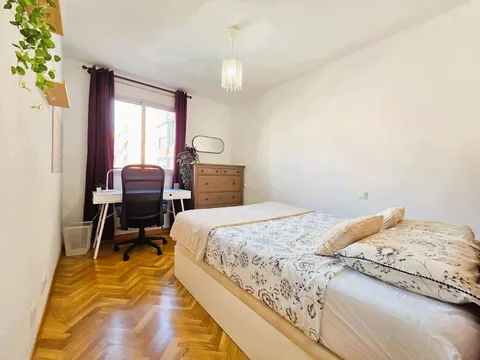 Кімната в оренду, Madrid
