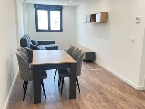 Flat 80 m² in Alberic