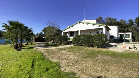 House 2000 m² in Badajoz (2/23)