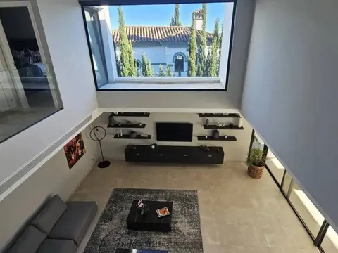 Maison 678 m² à San Roque