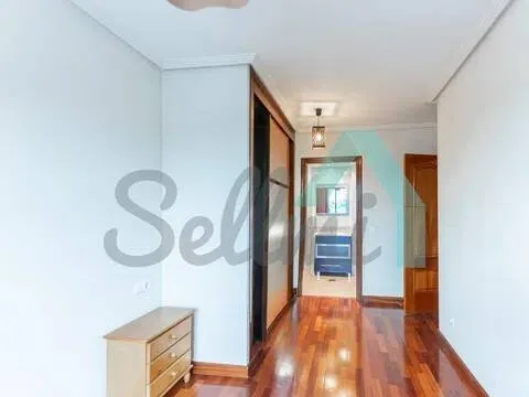 Piso de 77 m² en Oviedo