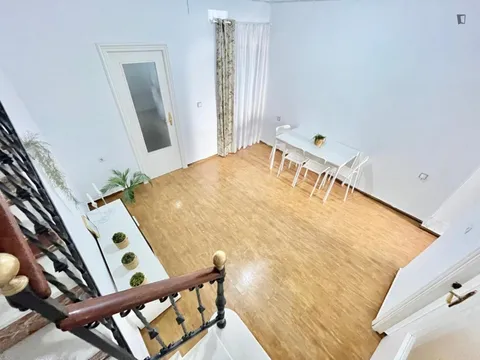 Habitació de lloguer, Santiponce