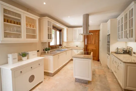 Haus 582 m² in Marbella