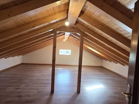 Casa de 180 m² a Teo