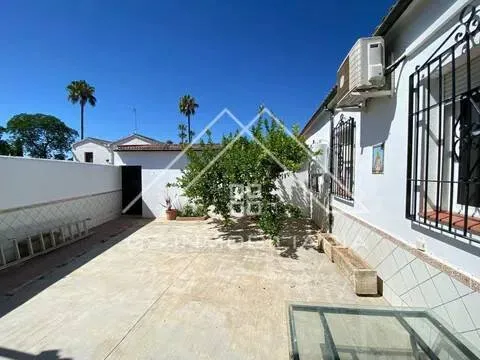 Casa de 300 m² a Lucena