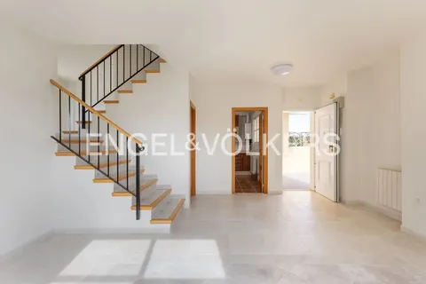 Casa de 250 m² a Riba-roja de Túria