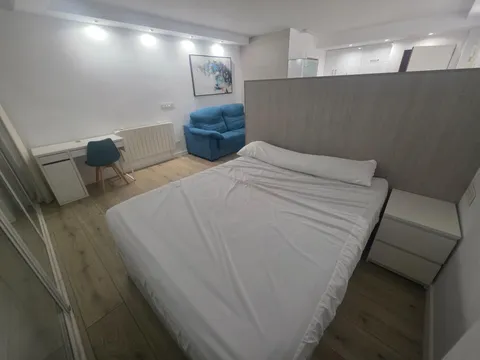 Pis de 3189 m² a Santiago de Compostel·la