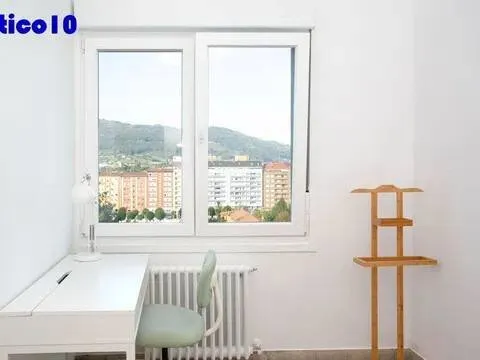 Pis de 85 m² a Oviedo