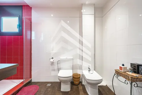 Haus 228 m² in Sant Just Desvern