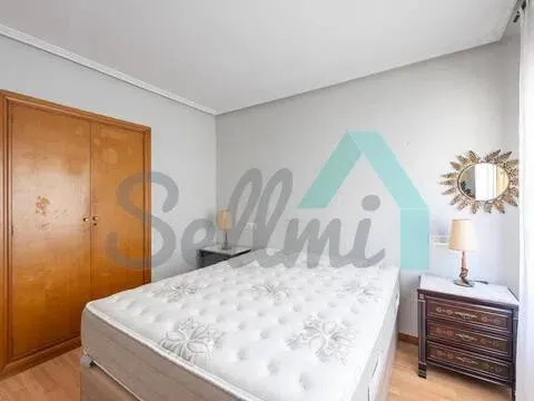 Pis de 74 m² a Oviedo