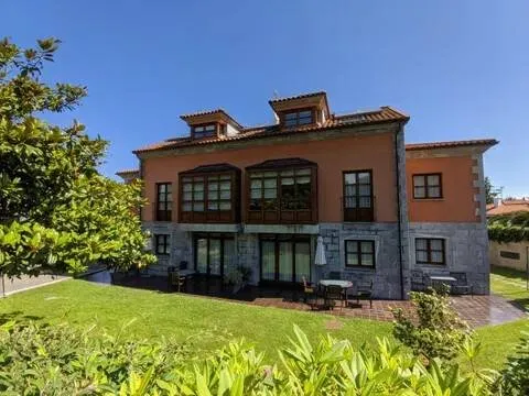 Appartement 100 m² à Llanes