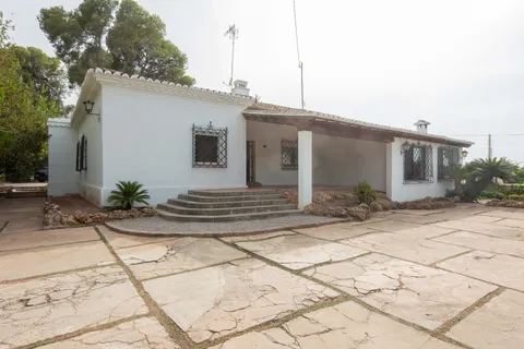 House 295 m² in Bétera