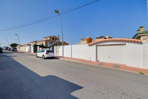 Casa de 355 m² a Torrevella