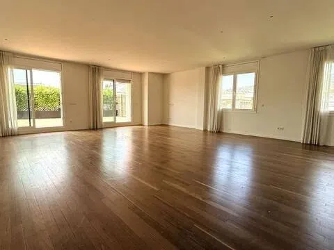 Wohnung 323 m² in Barcelona