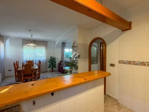 Casa de 100 m² a Oriola