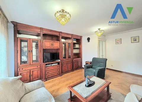 Piso de 97 m² en Oviedo