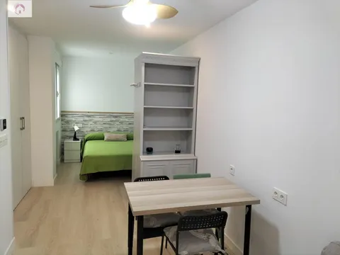 Flat 35 m² in Granada