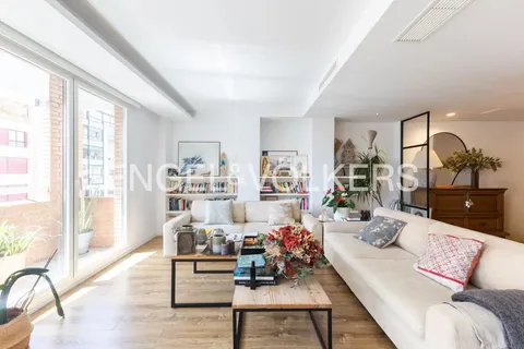 Pis de 275 m² a València