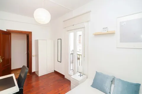 Room for rent, Pamplona