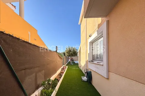 Pis de 200 m² a la Pobla de Vallbona