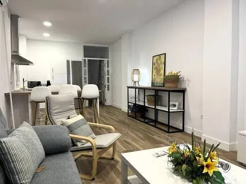 Кімната 160 м², Севільі