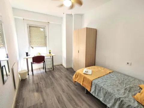 Room for rent, Burjassot