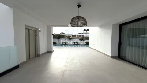 Дом 595 м² в Santa Eulària des Riu