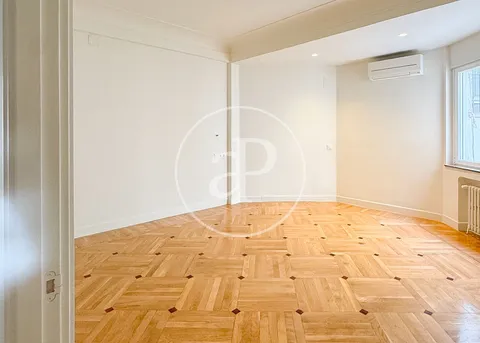 Appartamento 340 m² a Madrid (2/32)