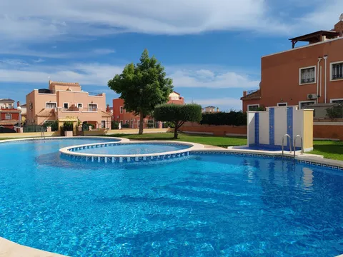 Flat 95 m² in Los Montesinos