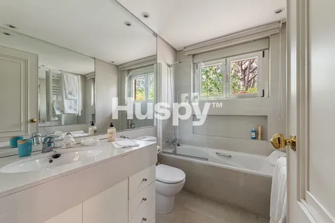 Pis de 1200 m² a Pozuelo de Alarcón