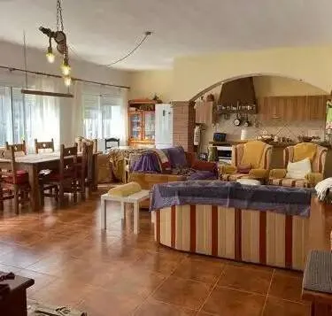Будинок 280 м² у Madrigalejo