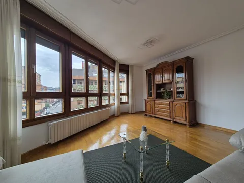 Pis de 82 m² a Oviedo
